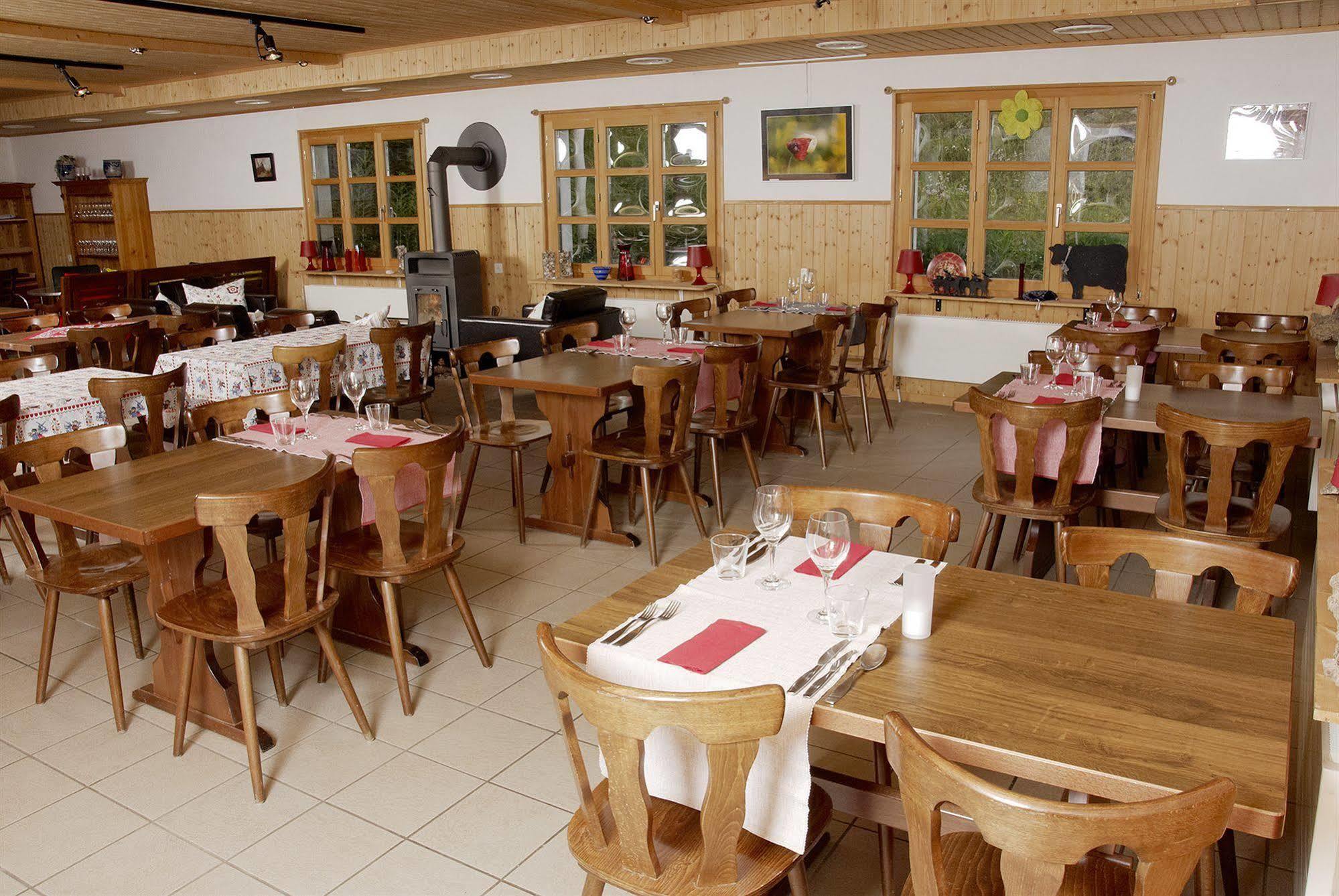 Hotel Restaurant Walliser Sonne Reckingen Zewnętrze zdjęcie
