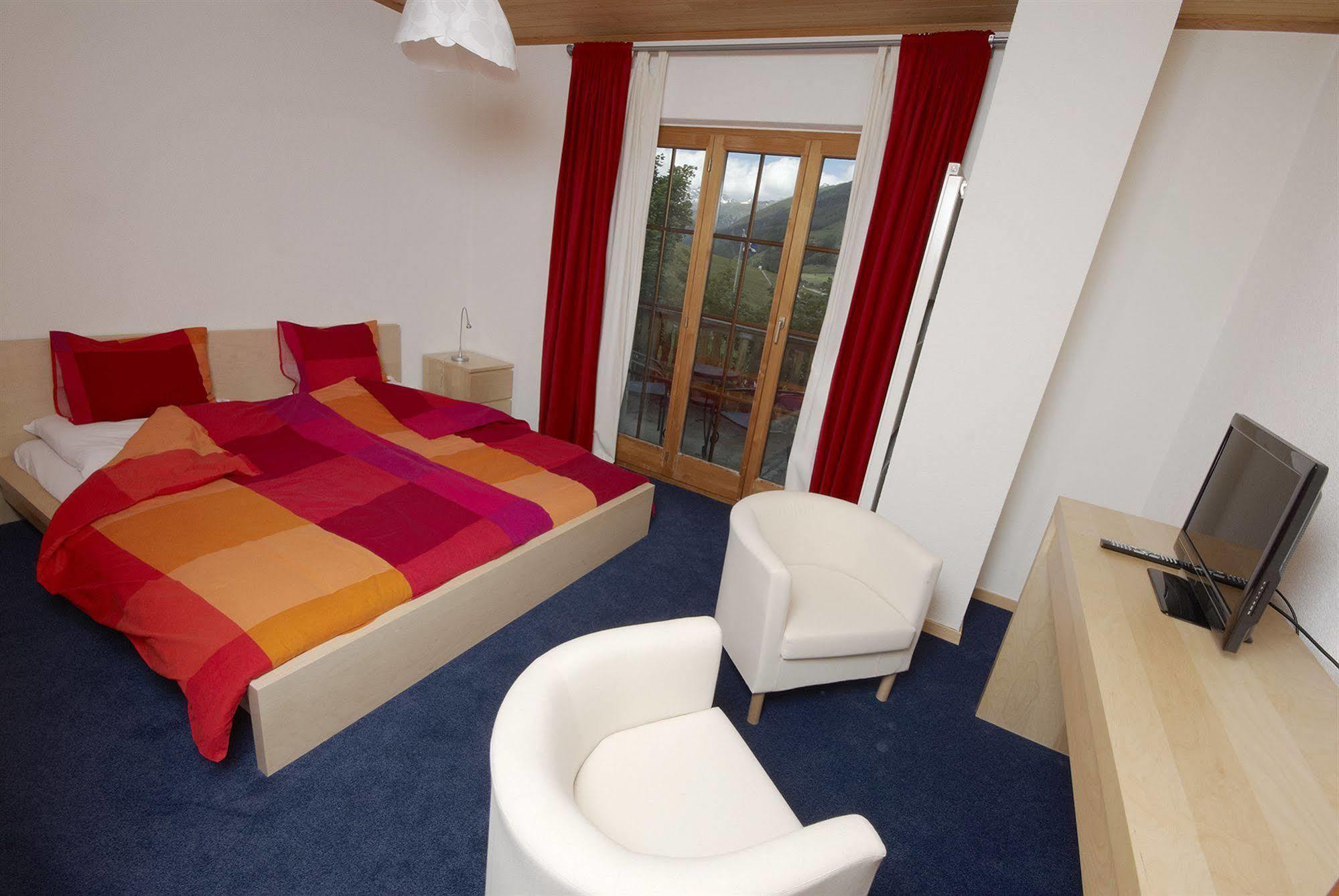 Hotel Restaurant Walliser Sonne Reckingen Zewnętrze zdjęcie